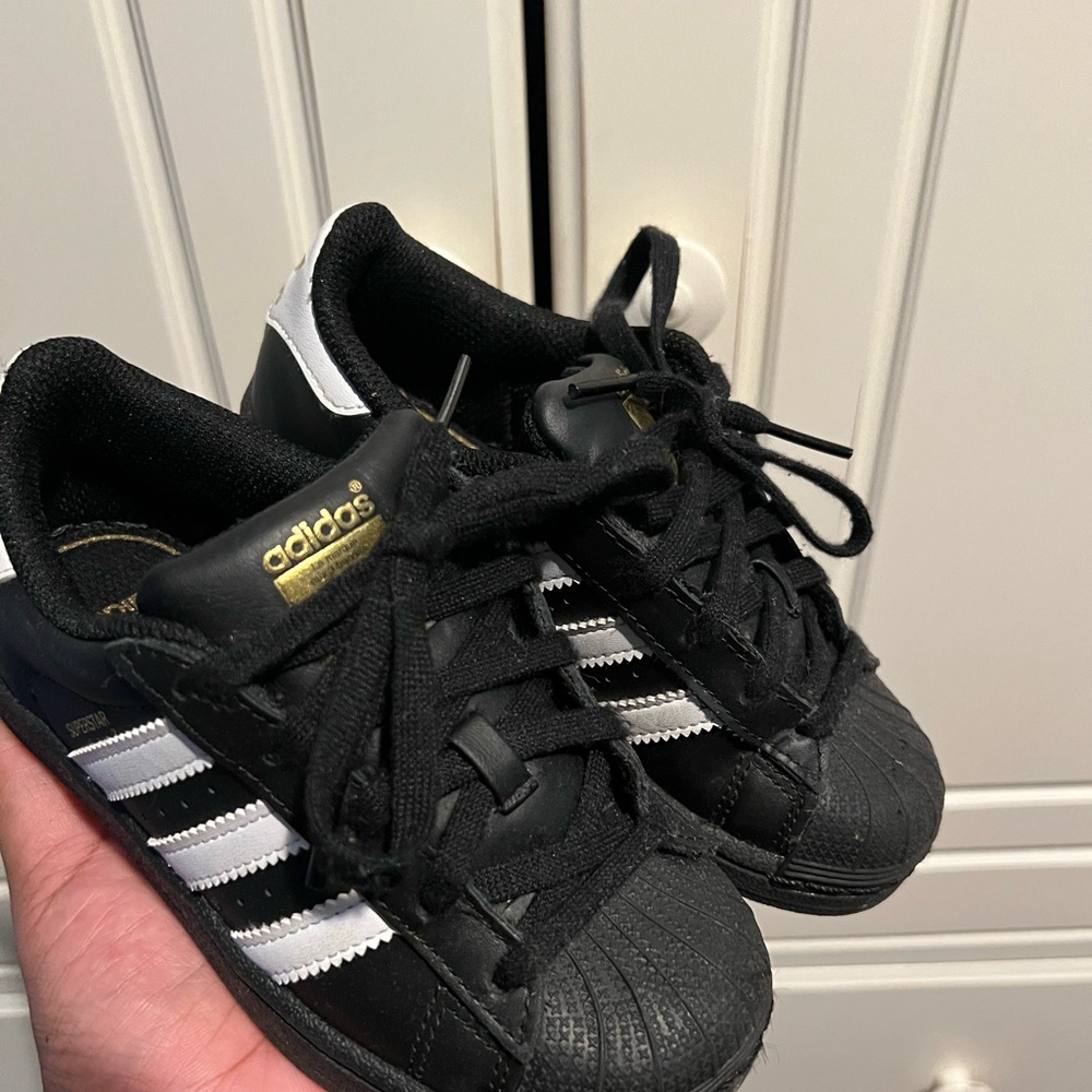 Adidas shell top black with white stripes sneakers